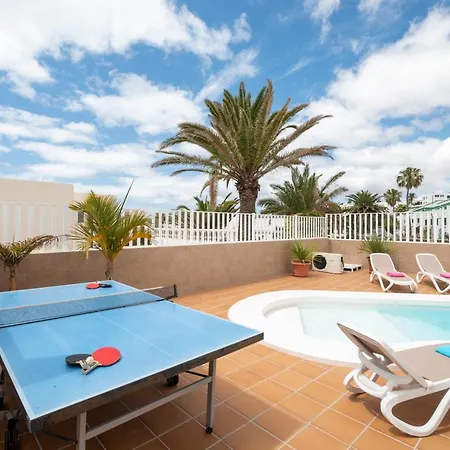 Olivina, With Heated Pool Hébergement de vacances *