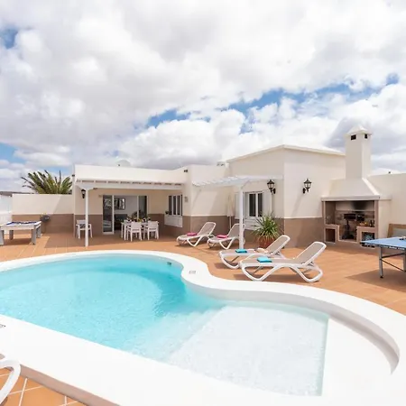 Hébergement de vacances Olivina, With Heated Pool Puerto del Carmen (Lanzarote)