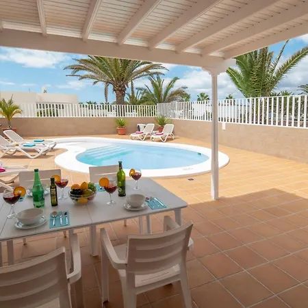 Olivina, With Heated Pool Puerto del Carmen (Lanzarote)