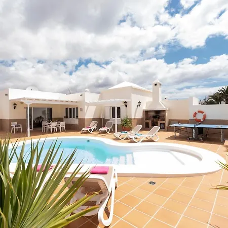 Hébergement de vacances Olivina, With Heated Pool Puerto del Carmen (Lanzarote)