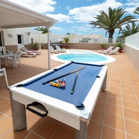 Hébergement de vacances Olivina, With Heated Pool Puerto del Carmen (Lanzarote)