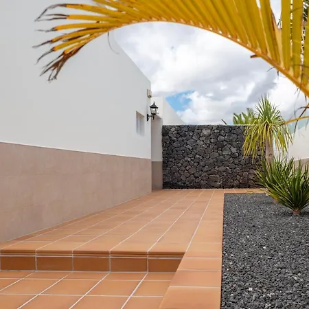 Olivina, With Heated Pool * Puerto del Carmen (Lanzarote)